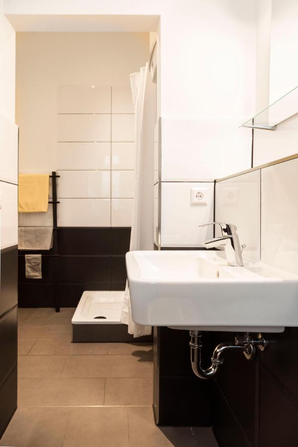 Amazing Apartment 1Br For 7 @Mauerpark Pberg Berlim Exterior foto